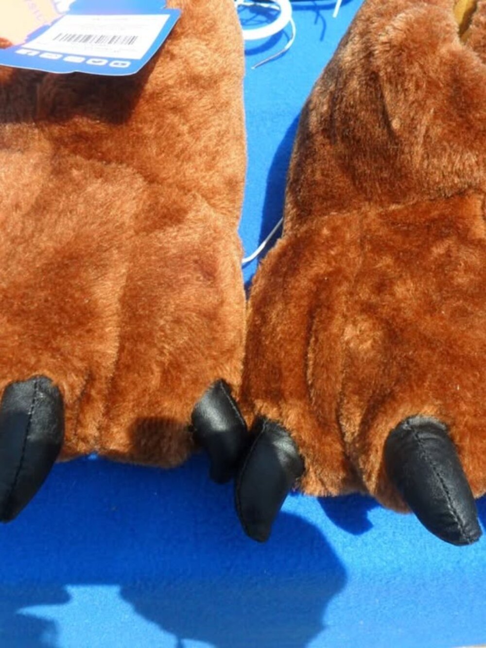 💰💰New- Bear paw slippers
